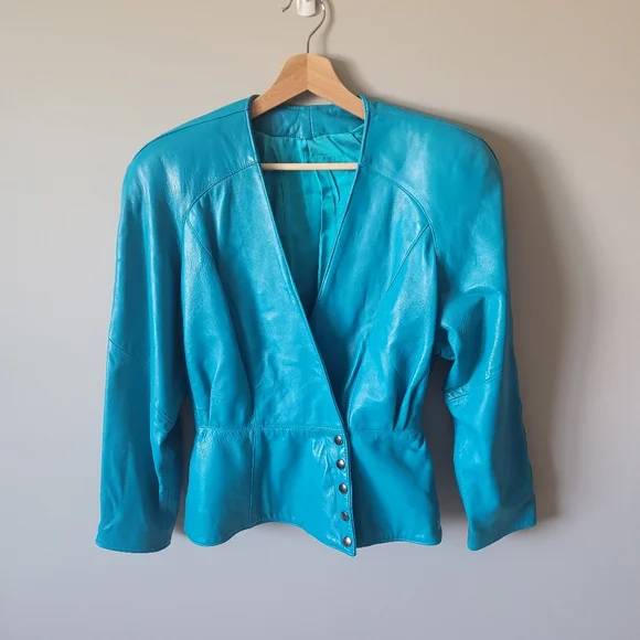 1980s teal blue leather jacket and pencil skirt, 3 piece suit set - Picture 5 of 16